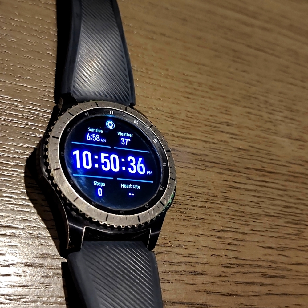 Samsung Gear S3 with Bands